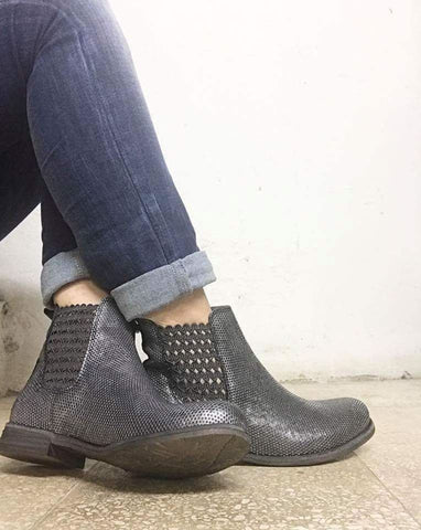 ANKLE BOOTS