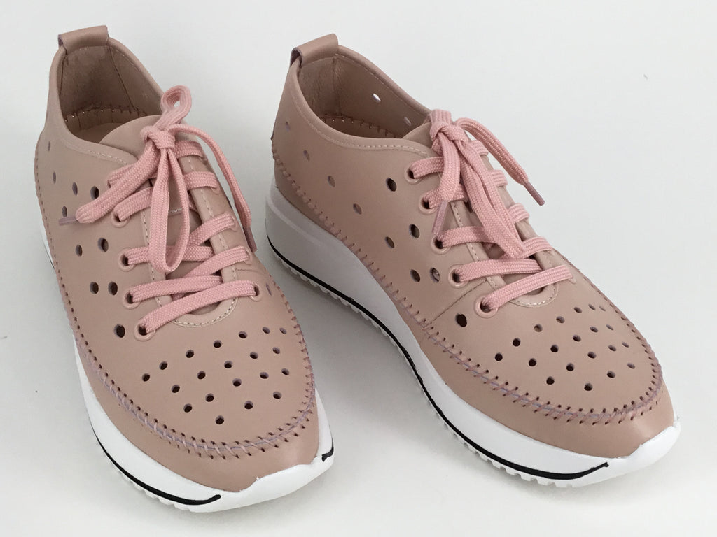 Tango's Ingrid available in 7 colours