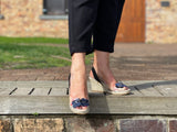 Viguera Alengandra available in 2 colours