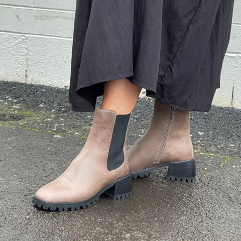 Tango's Ginnie available in 2 colours