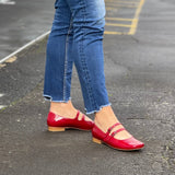 Quality women's Mary-Jane shoes in patent leather. Comfortable contoured footbed. In red.