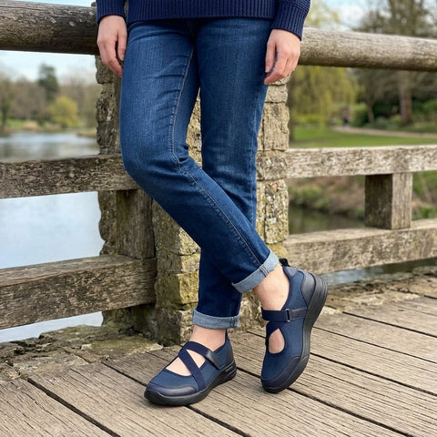Via Nova Polly available in 2 colours