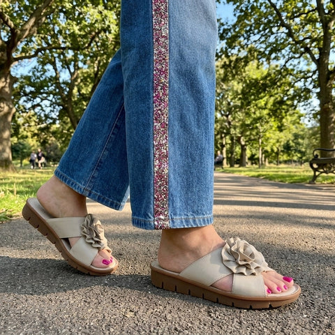 Tango's Fleur available in 4 colours