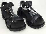 Carrano Yill available in 2 colours